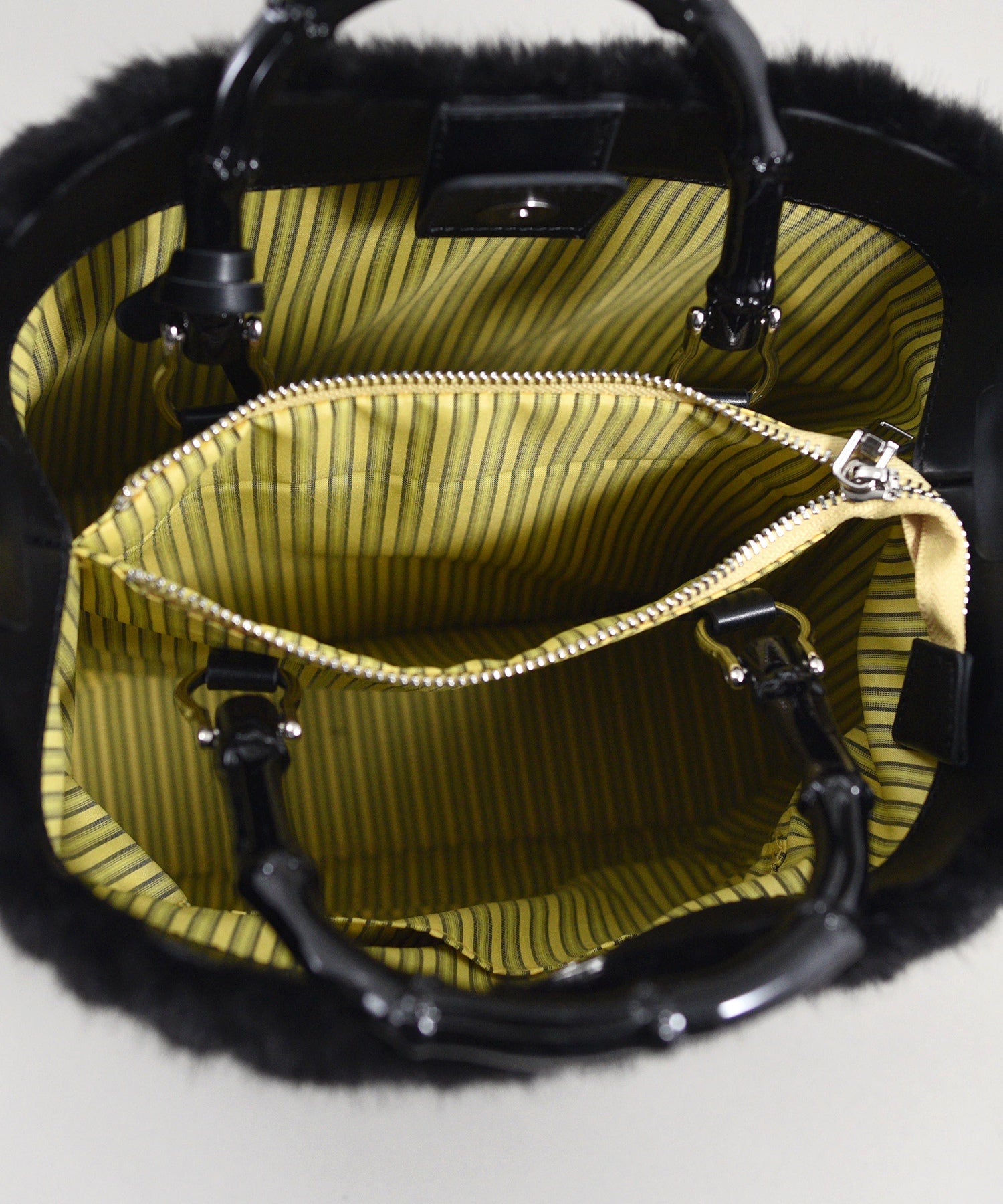 ユー U Sculpte【スキュルテ】ケーブルファーバンブー型ハンドルショルダーバッグ （ブラック） ブラック