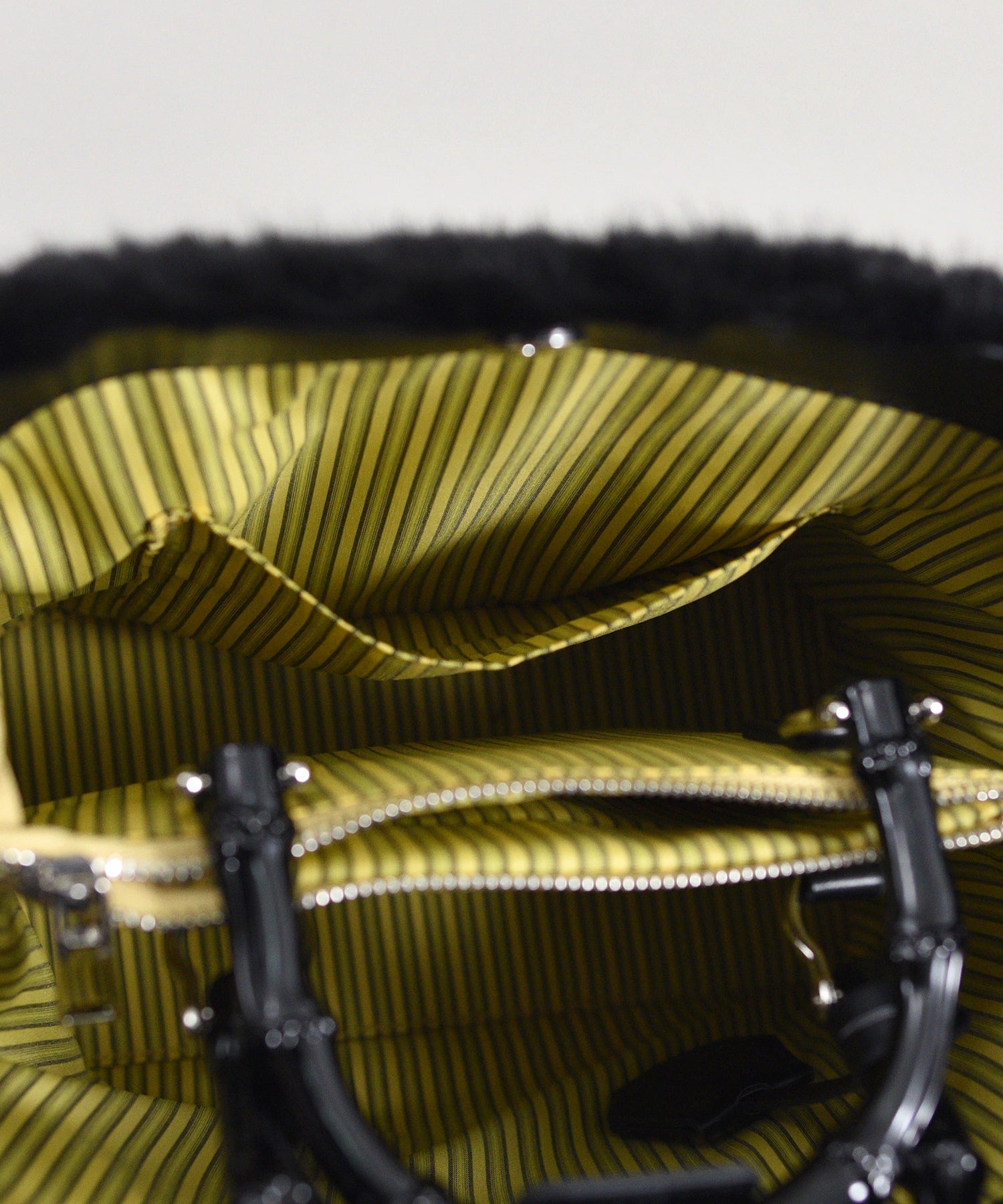 ユー U Sculpte【スキュルテ】ケーブルファーバンブー型ハンドルショルダーバッグ （ブラック） ブラック