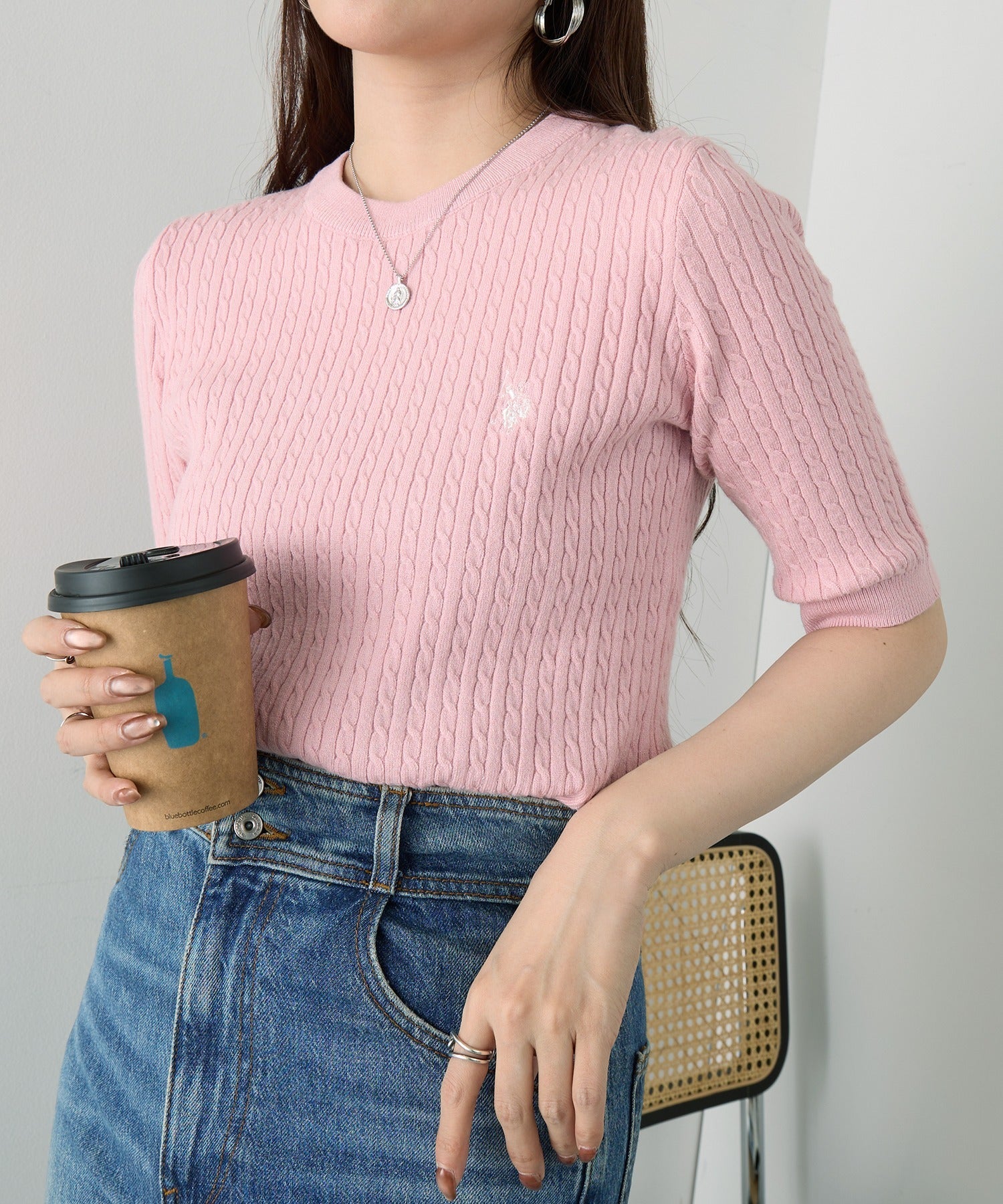 ユーエスポロアッスン U.S. POLO ASSN. ワンポイント刺繍 クルーネックケーブルニット （ピンク） ピンク