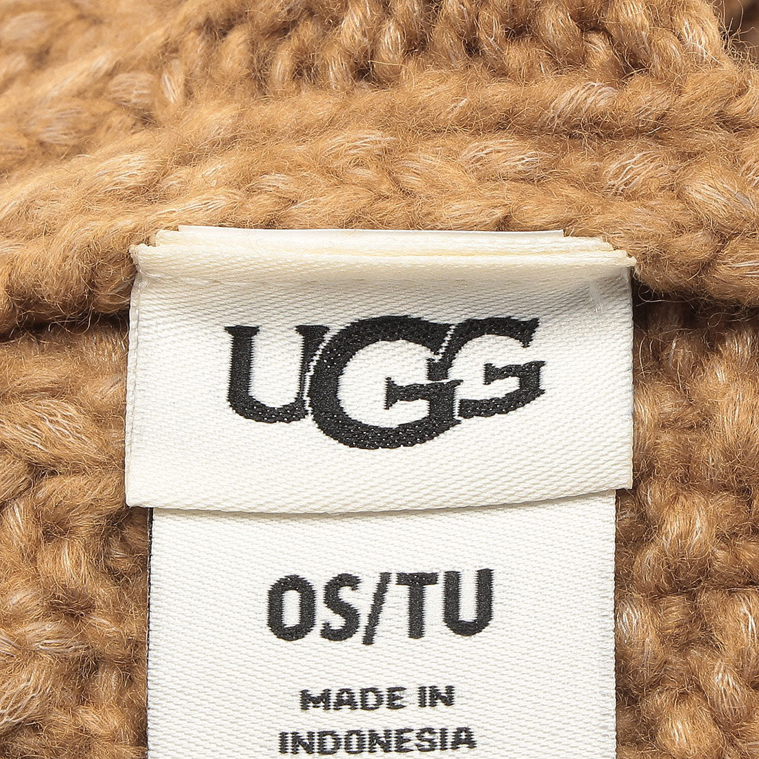 UGG Hat Cable Beanie with Pom beige Women's UGG 10089 CHE