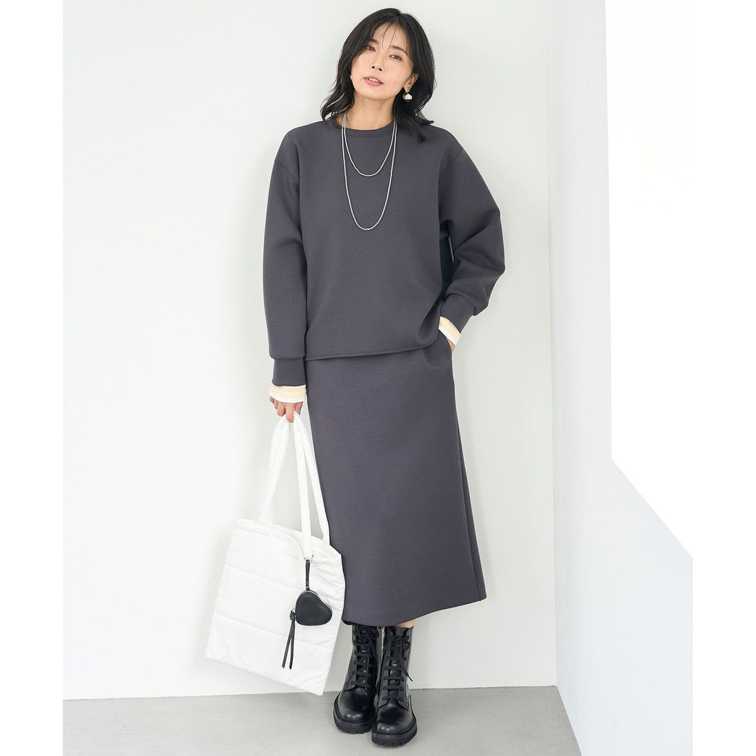UNFILO BEAUTY FORM JERSEY Iラインスカート （チャコール） チャコール