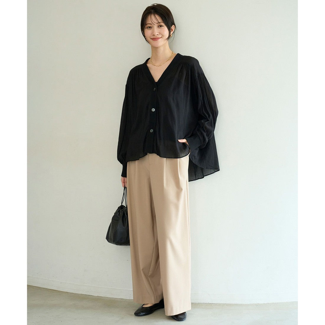 UNFILO 【洗える/シワになりにくい】マイビューティ タックワイドパンツ （ベージュ） ベージュ