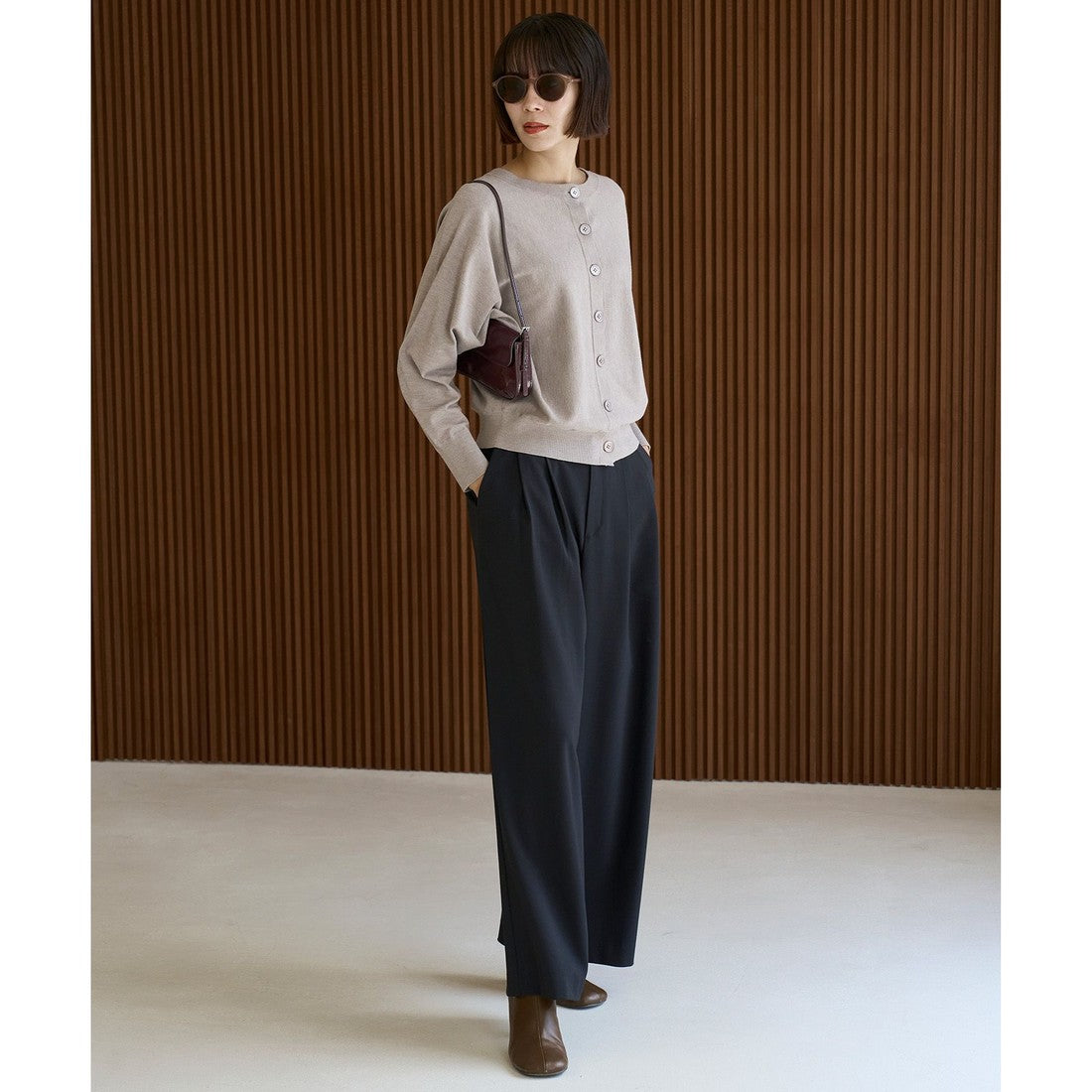 UNFILO 【洗える/シワになりにくい】マイビューティ タックワイドパンツ （ブラック） ブラック