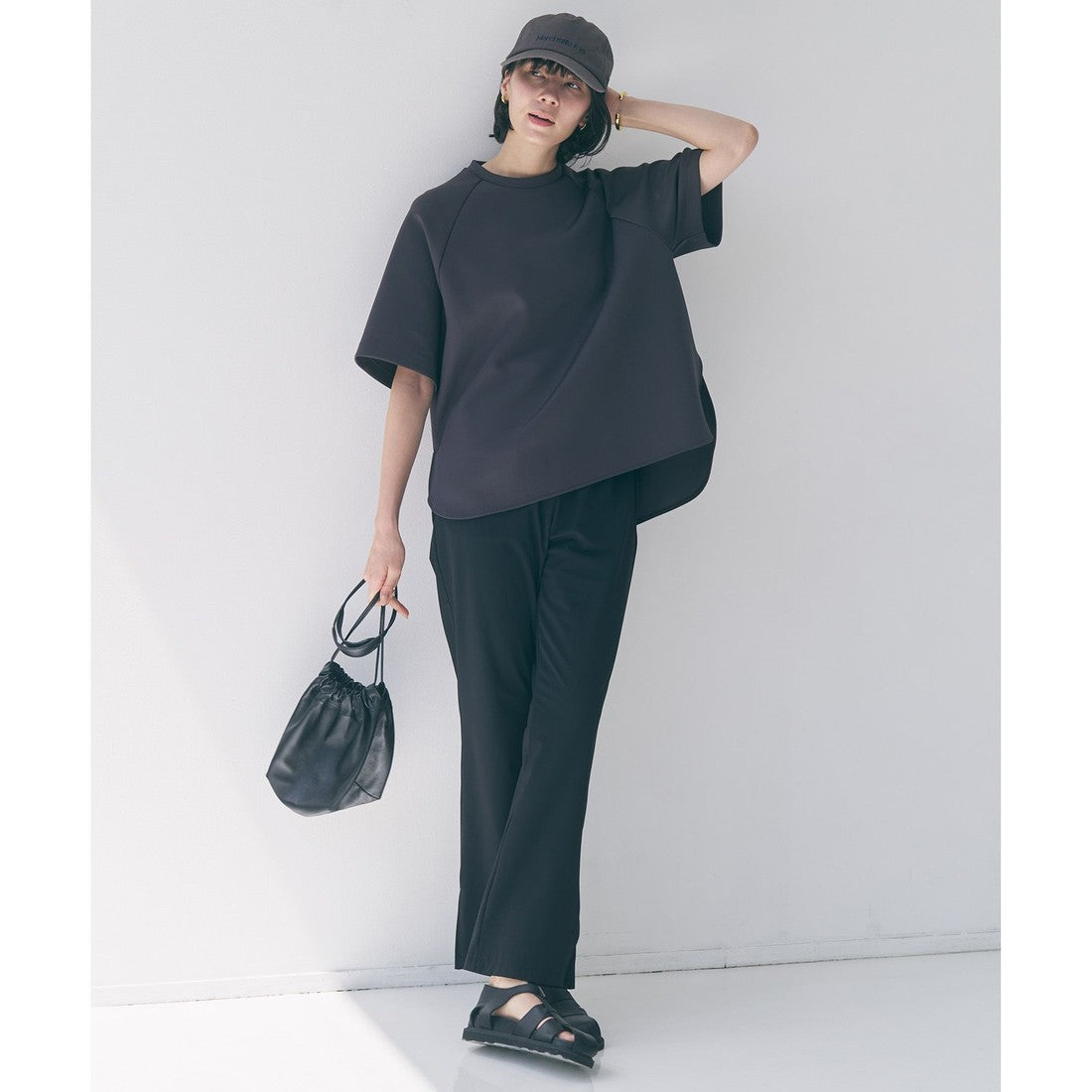 UNFILO BEAUTY FORM JERSEY light バックZIP プルオーバー （ブラック） ブラック
