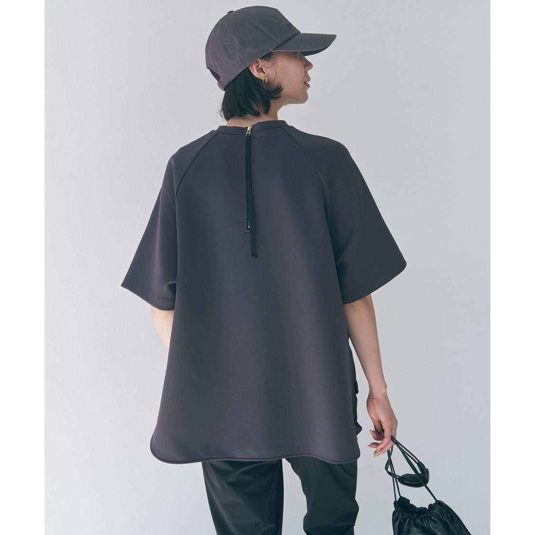 UNFILO BEAUTY FORM JERSEY light バックZIP プルオーバー （ブラック） ブラック