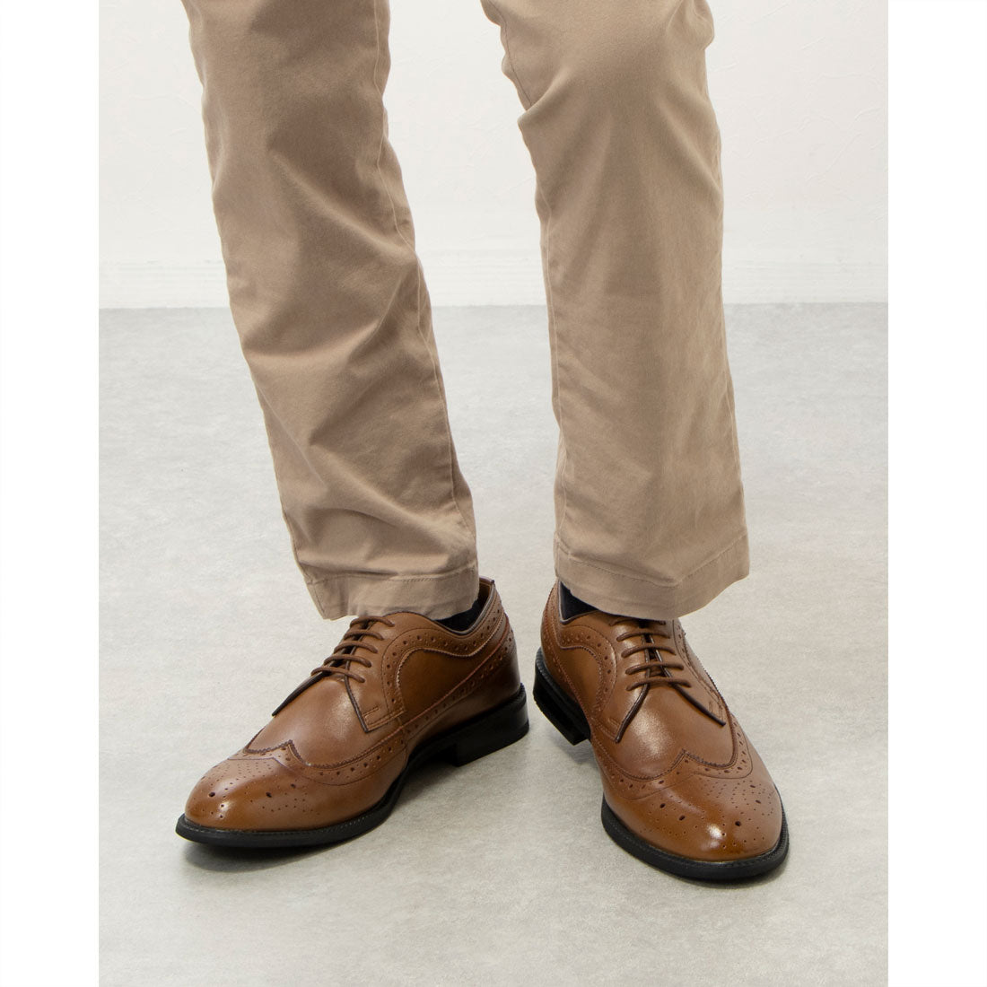 UN SNOBBISH Casual shoes