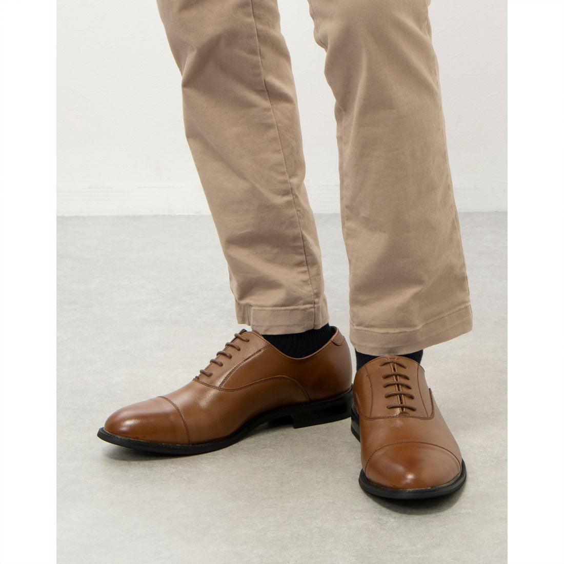 UN SNOBBISH Casual shoes
