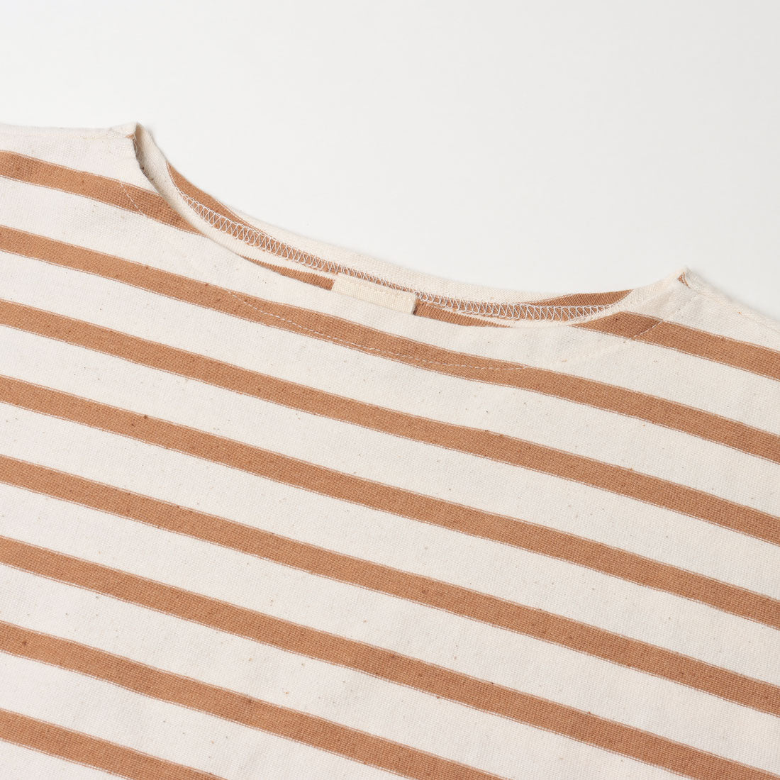 アンダイドスタンダード UNDYED STANDARD UNDYED STANDARD アンダイドスタンダードTERRA BORDAR S/S Tee テラボーダーショートスリーブT USN24SLS088 （ホワイト×タン） ホワイト×タン