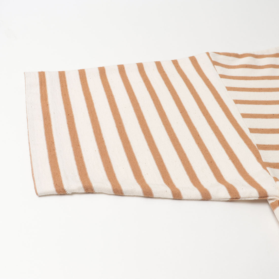アンダイドスタンダード UNDYED STANDARD UNDYED STANDARD アンダイドスタンダードTERRA BORDAR S/S Tee テラボーダーショートスリーブT USN24SLS090 （ホワイト×タン） ホワイト×タン