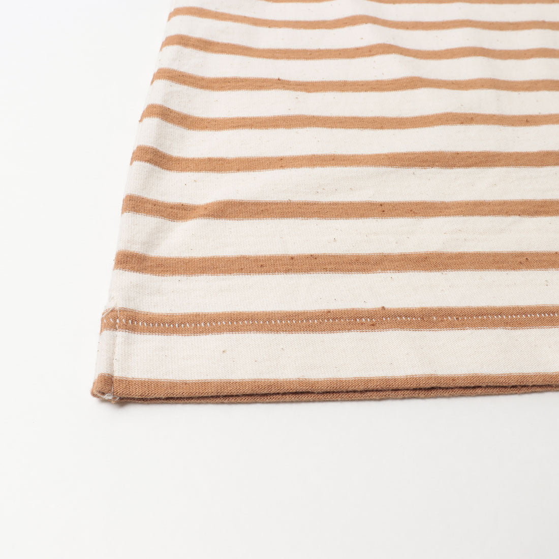アンダイドスタンダード UNDYED STANDARD UNDYED STANDARD アンダイドスタンダードTERRA BORDAR S/S Tee テラボーダーショートスリーブT USN24SLS090 （ホワイト×タン） ホワイト×タン