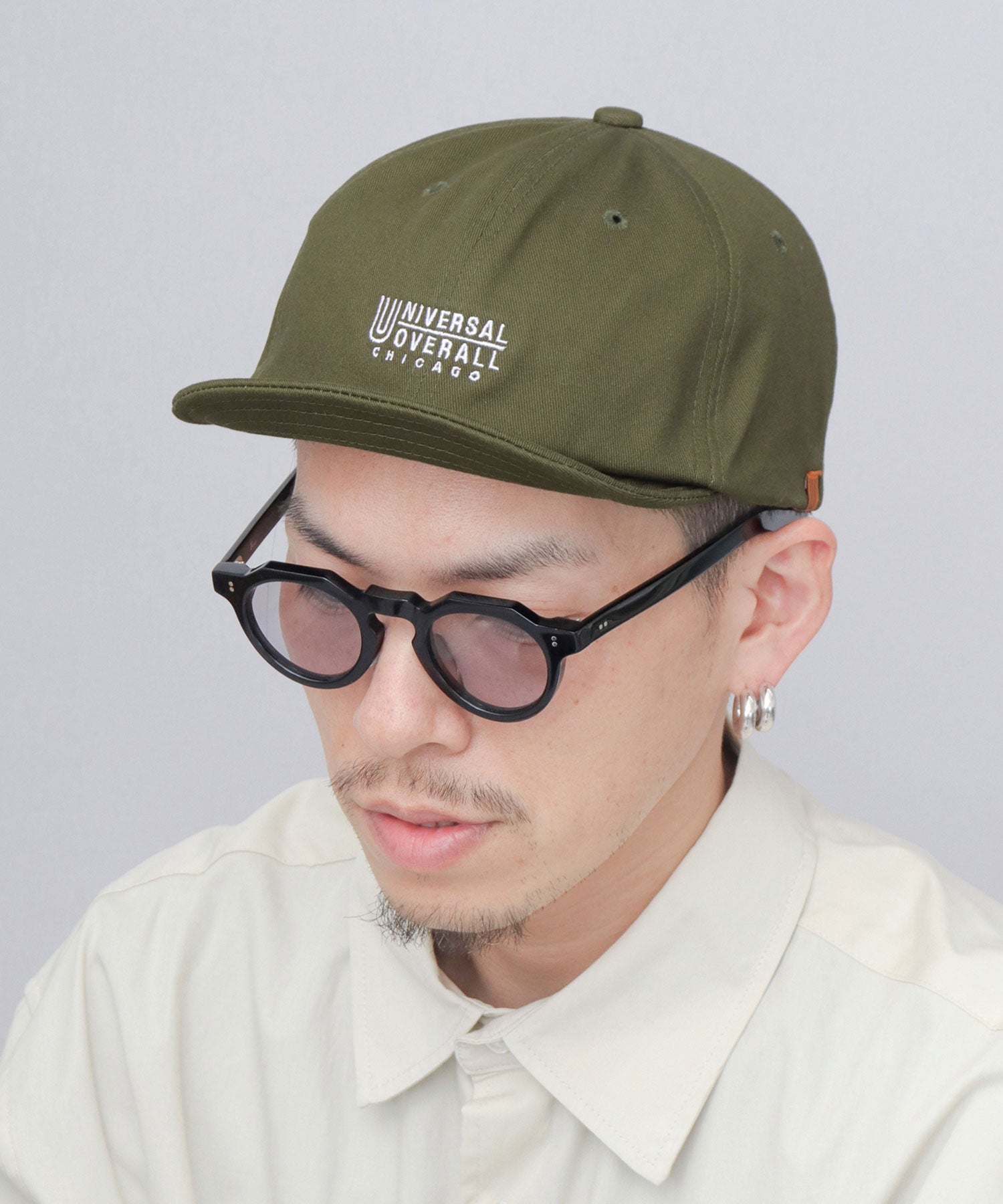 ユニバーサルオーバーオール UNIVERSAL OVERALL ロゴ刺繍 コットン ショートバイザーキャップ ショートブリム アンパイアキャップ （ダークグリーン） ダークグリーン