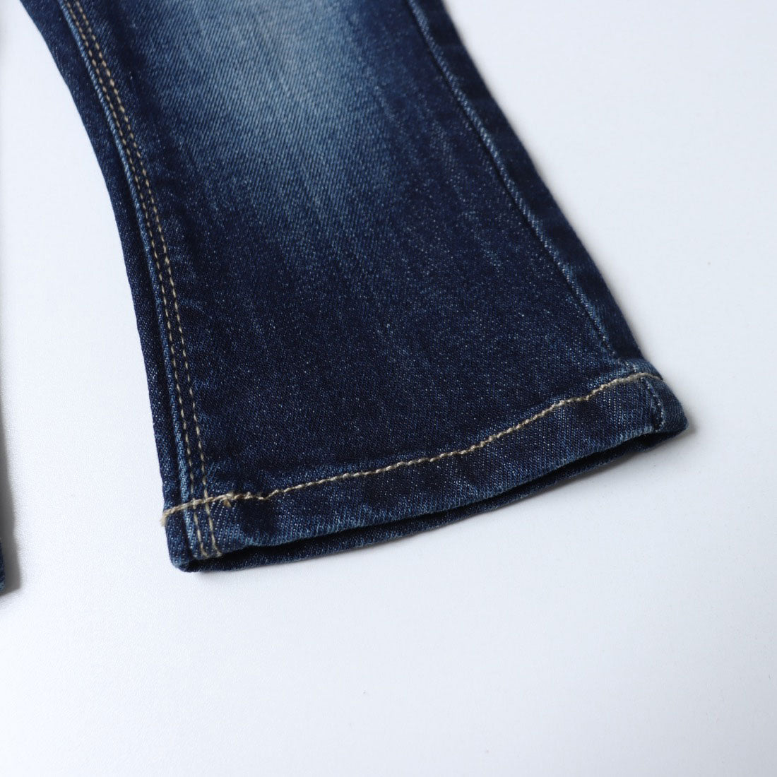 United Colors of Benetton UNITED COLORS OF BENETTON. Kids 5-pocket stretch flare denim pants G