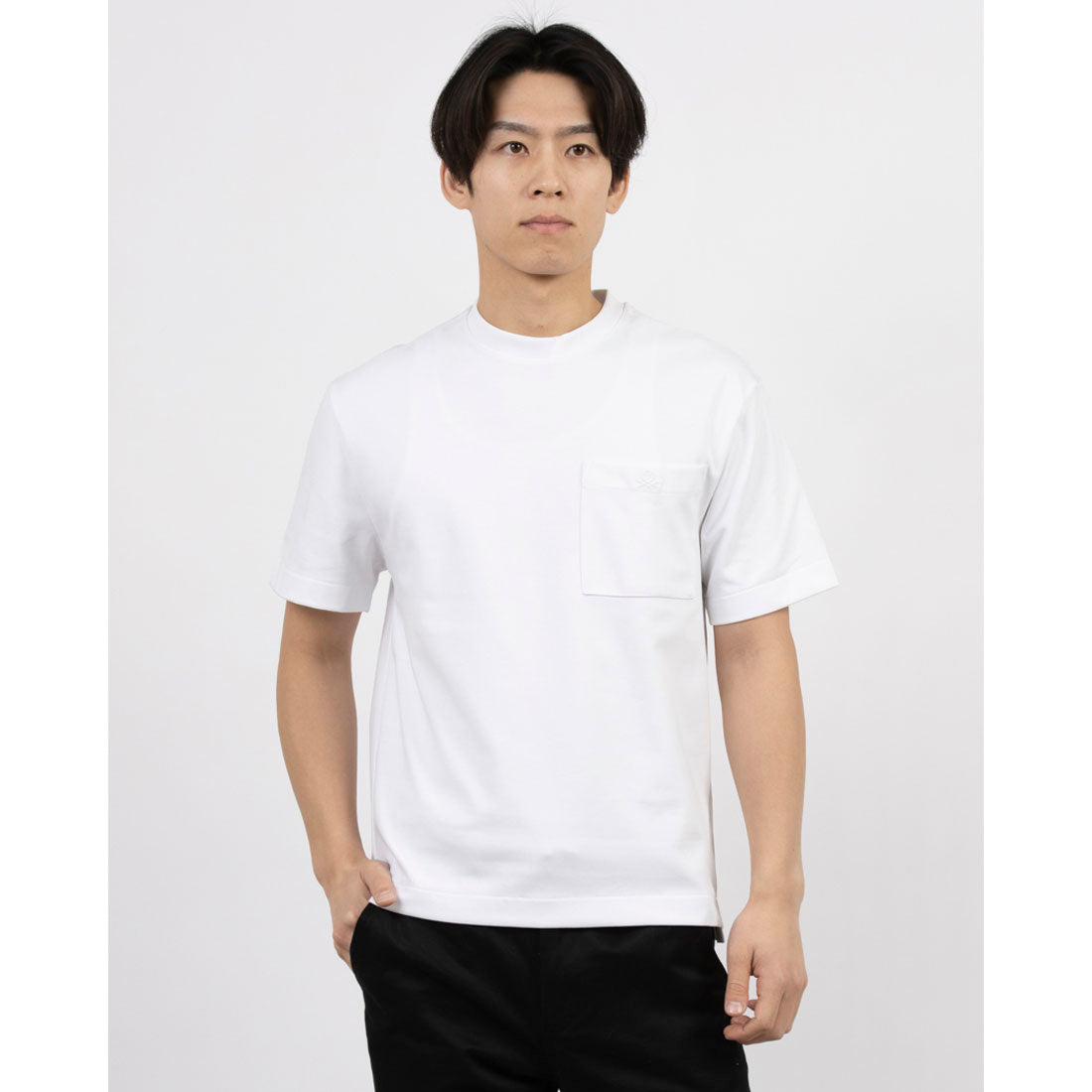 United Colors of Benetton UNITED COLORS OF BENETTON. Logo embroidered pocket short-sleeve T-shirt / cut-and-sew.