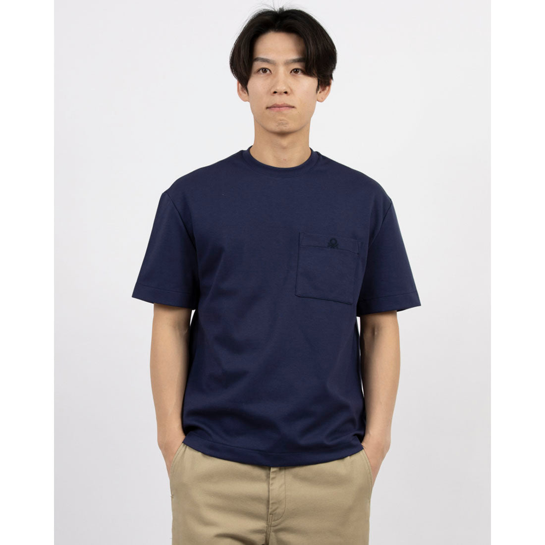 United Colors of Benetton UNITED COLORS OF BENETTON. Logo embroidered pocket short-sleeve T-shirt / cut-and-sew.