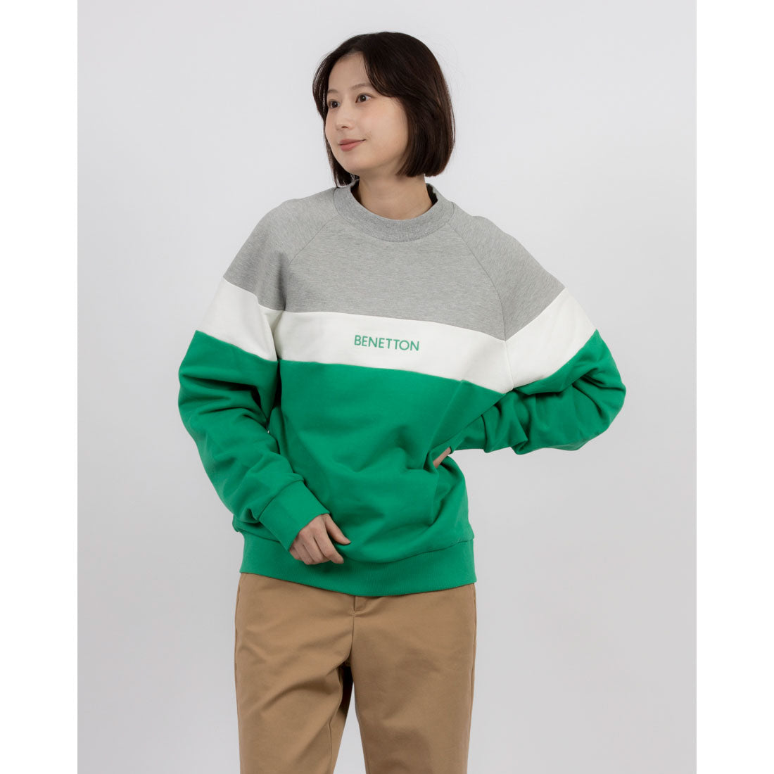 United Colors of Benetton UNITED COLORS OF BENETTON. Color Block Raglan Sweat Trainer