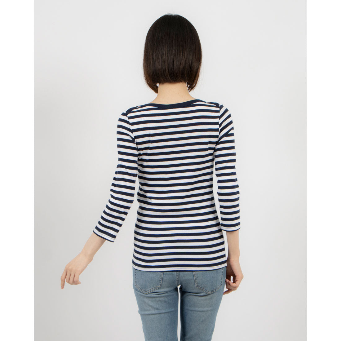 United Colors of Benetton UNITED COLORS OF BENETTON. Brand logo embroidered pre-dyed boat neck 7/8 sleeve striped T-shirt / cut and sewn top.