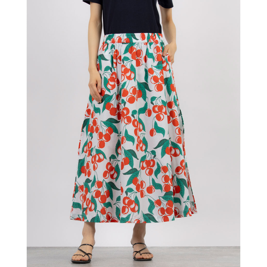 United Colors of Benetton. Fruit all-over print midi-length slit tuck skirt