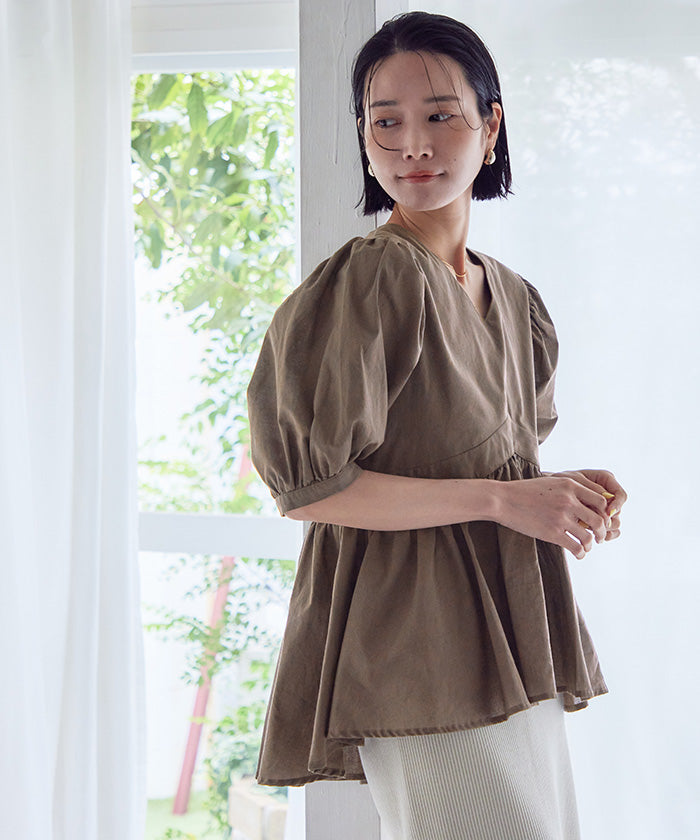 ユアーズ ur's コットンペプラムVネックブラウス （オフホワイト） オフホワイト