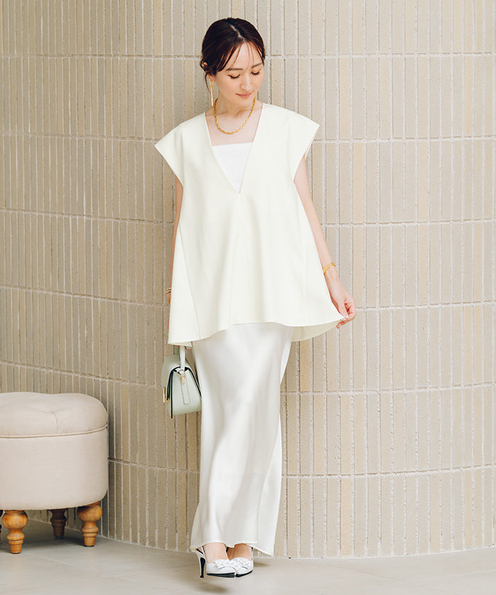 ur's ur's Deep V-Neck Flare Top