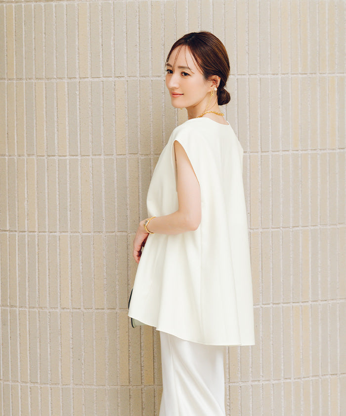 ur's ur's Deep V-Neck Flare Top
