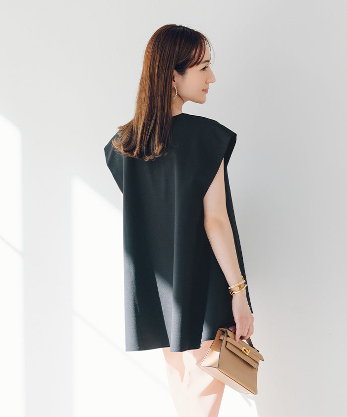 ur's ur's Deep V-Neck Flare Top