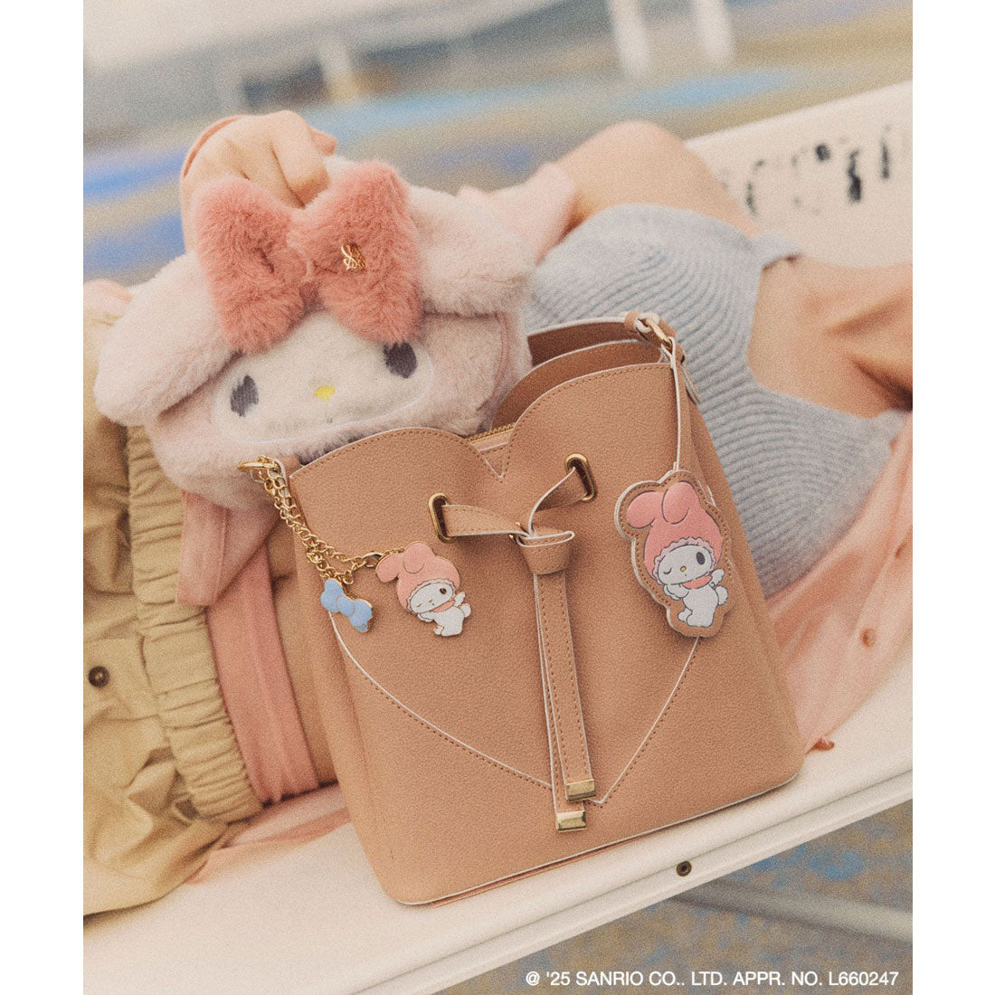 ビス VIS 【マイメロディ&クロミ】 VIS別注モデルハートカットバッグ＆チャームSET （ブラック（01）） ブラック（01）