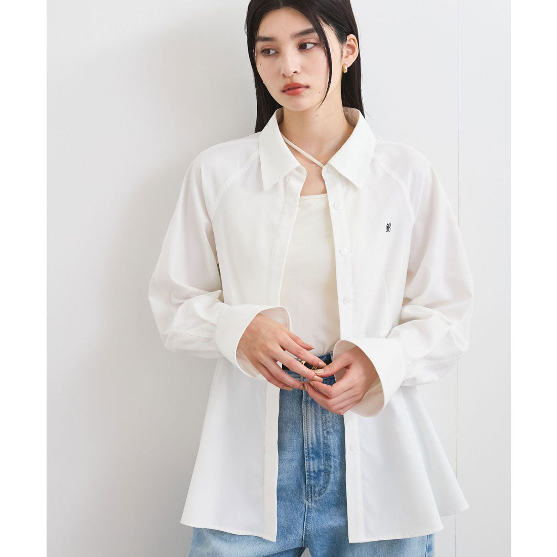 ビス VIS 【洗える】ワンポイント刺繍ペプラムシャツ