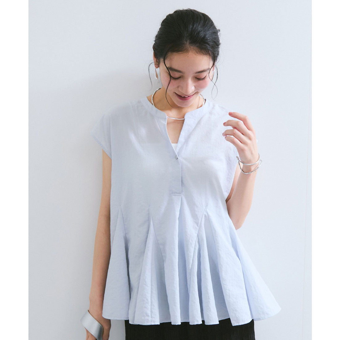 ビス VIS 【防シワ/洗える】スキッパーフレアブラウス （レッド系（61）） レッド系（61）