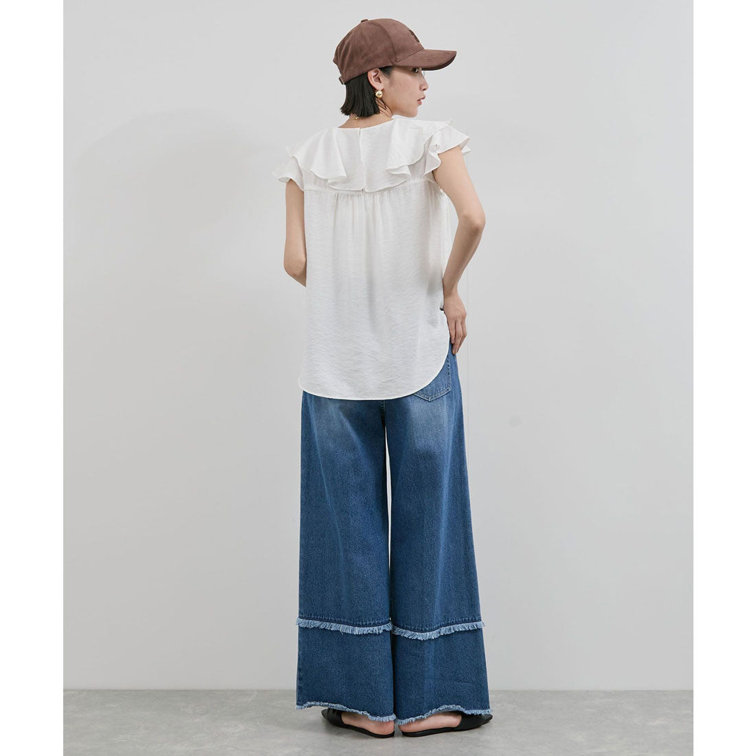 ビス VIS 【WEB限定】ラッフルフリルハーフスリーブブラウス （ホワイト（10）） ホワイト（10）