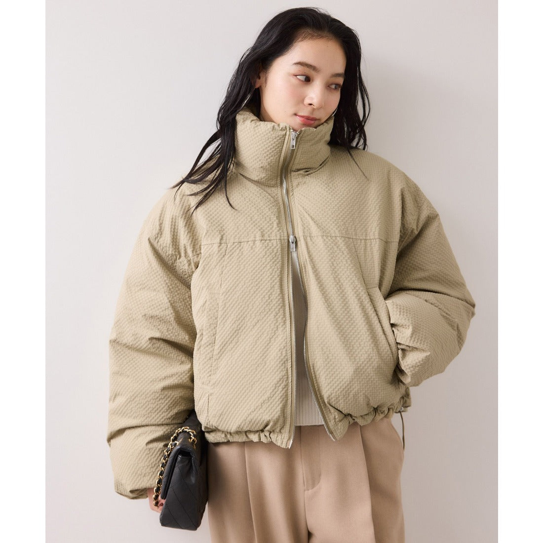 ビス VIS 【WEB限定】軽くてあたたかいパディングショートボリュームダウンブルゾン （ダークブラウン（20）） ダークブラウン（20）