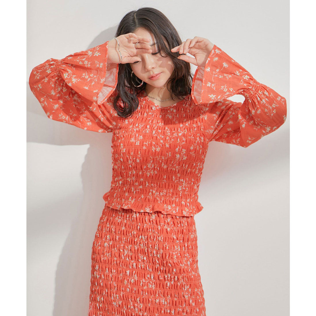 ビス VIS 【セットアップ対応】花柄シャーリングブラウス （オレンジ系（71）） オレンジ系（71）