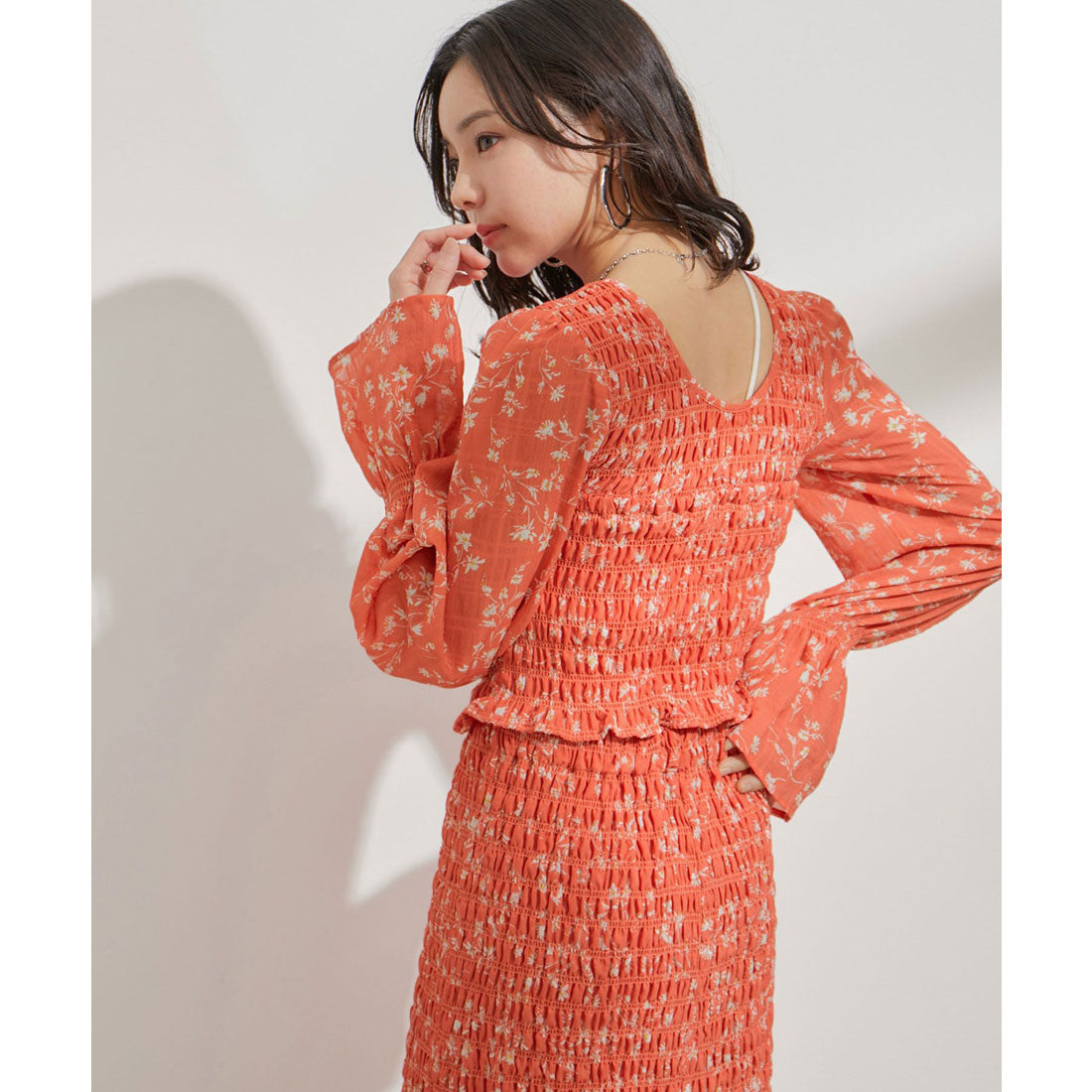 ビス VIS 【セットアップ対応】花柄シャーリングブラウス （オレンジ系（71）） オレンジ系（71）
