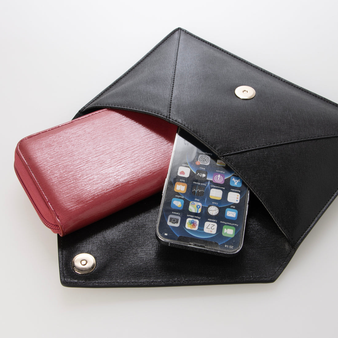 ヴィヴィアン ウエストウッド Vivienne Westwood SAFFIANO ENVELOPE CLUTCH （BLACK） BLACK