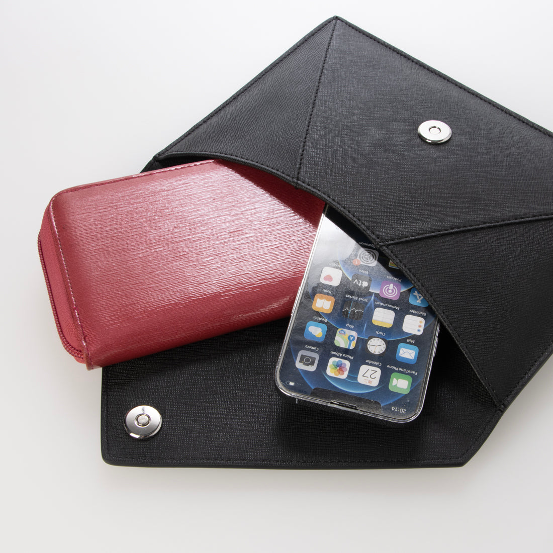 ヴィヴィアン ウエストウッド Vivienne Westwood SAFFIANO ENVELOPE CLUTCH （BLACK） BLACK