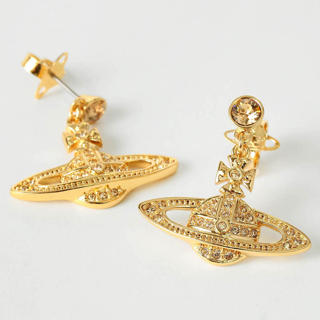 ヴィヴィアン ウエストウッド Vivienne Westwood ピアス ミニ バス レリーフ ドロップピアス 62020025 02R121 CN 27723000 R121 GOLD （ゴールド） ゴールド