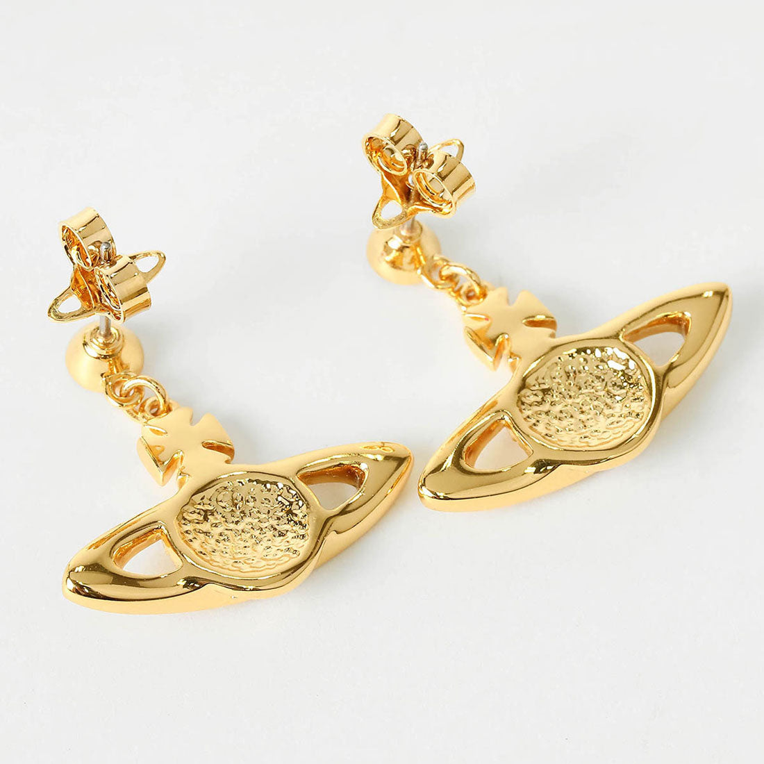 ヴィヴィアン ウエストウッド Vivienne Westwood ピアス ミニ バス レリーフ ドロップピアス 62020025 02R121 CN 27723000 R121 GOLD （ゴールド） ゴールド
