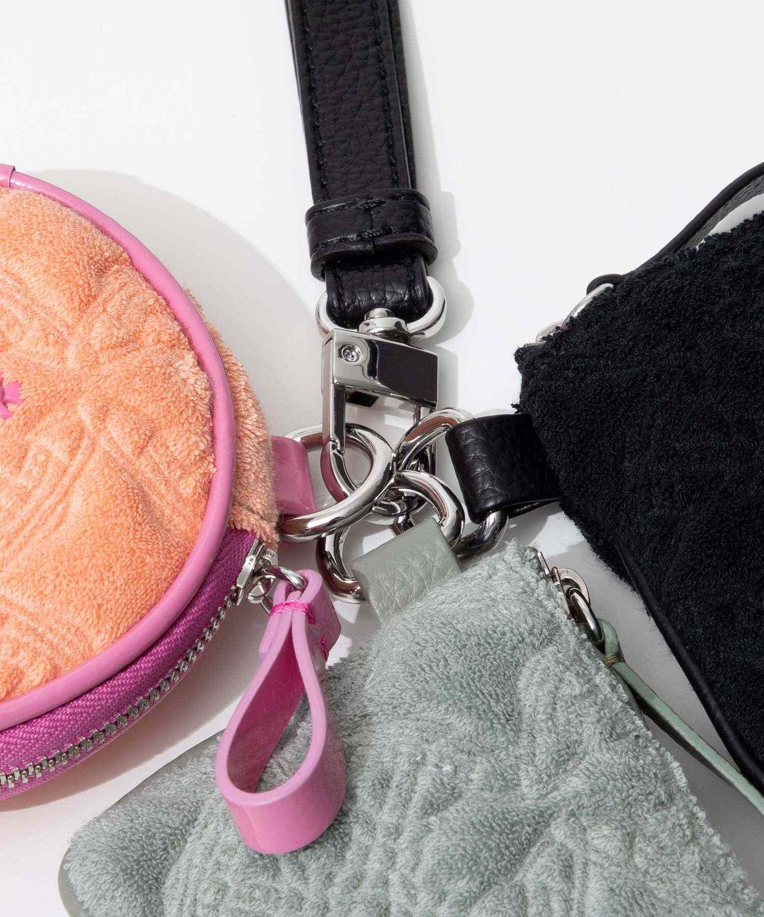 ヴィヴィアン ウエストウッド Vivienne Westwood 5204005CU K003E ポーチ TOWELLING MULTI POUCH レディース マルチポーチセット レザーストラップ  オーブ マルチケース （マルチ） マルチ