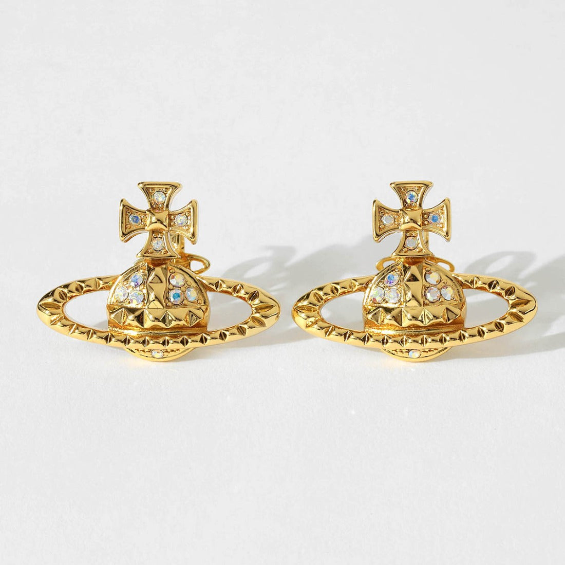 ヴィヴィアン ウエストウッド Vivienne Westwood ピアス メイフェア バス レリーフ EARRING 6201035E 02R115 （ゴールド） ゴールド