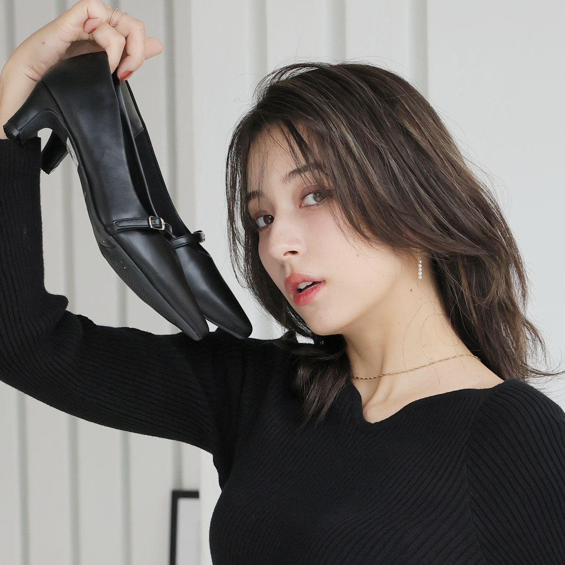 ヴィヴィアン VIVIAN ポインテッドトゥストラップ5cmプレートヒール感激パンプス （ブラックPU） ブラックPU