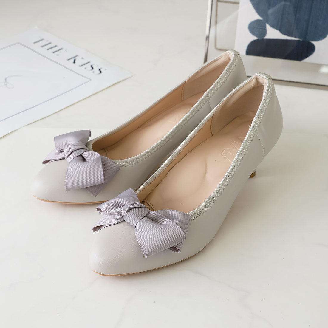 Vivian VIVIAN Almond Toe Ribbon 5cm Heel Exciting Pumps