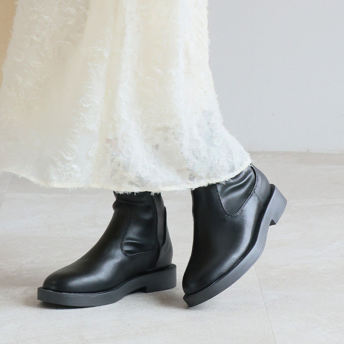 ヴィヴィアン VIVIAN 厚底ブラックソールストレッチショートブーツ （ブラック） ブラック