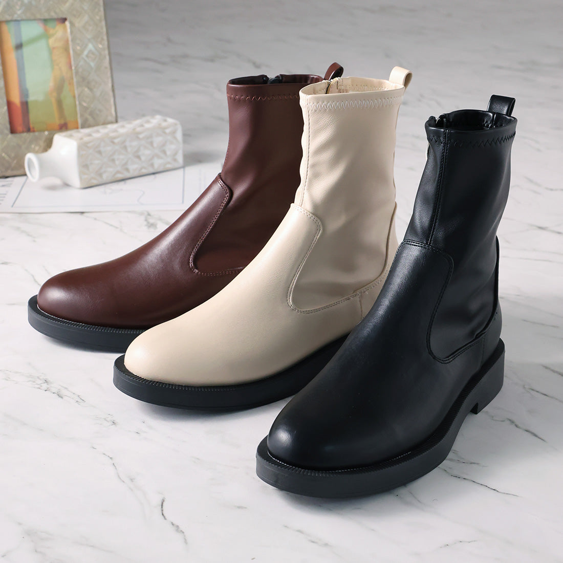 ヴィヴィアン VIVIAN 厚底ブラックソールストレッチショートブーツ （ブラック） ブラック