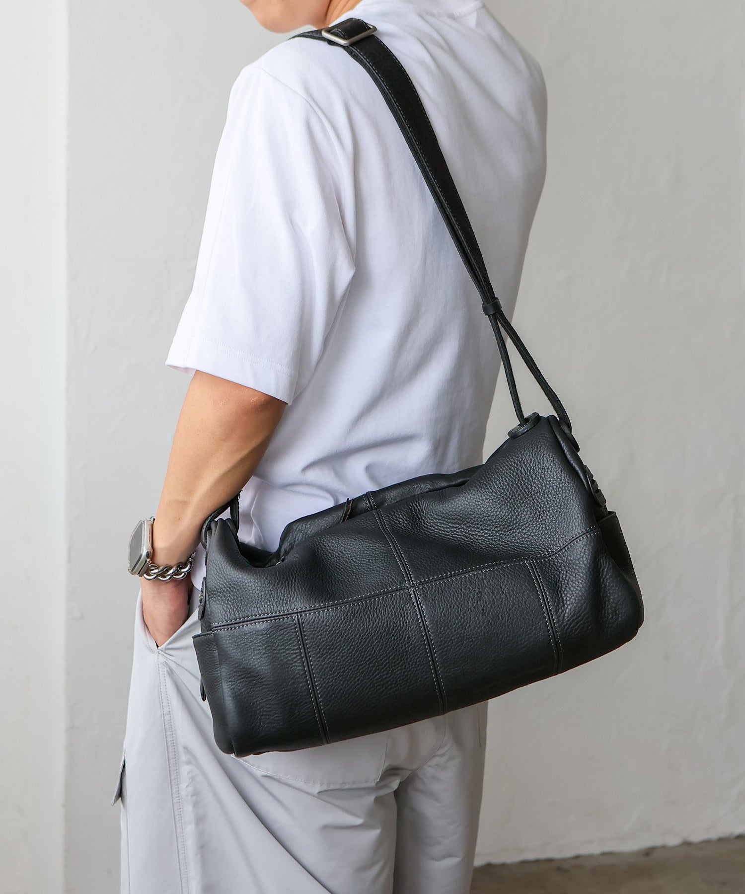 ヴィータフェリーチェ VitaFelice 本革ショルダーバッグ （BLACK） BLACK