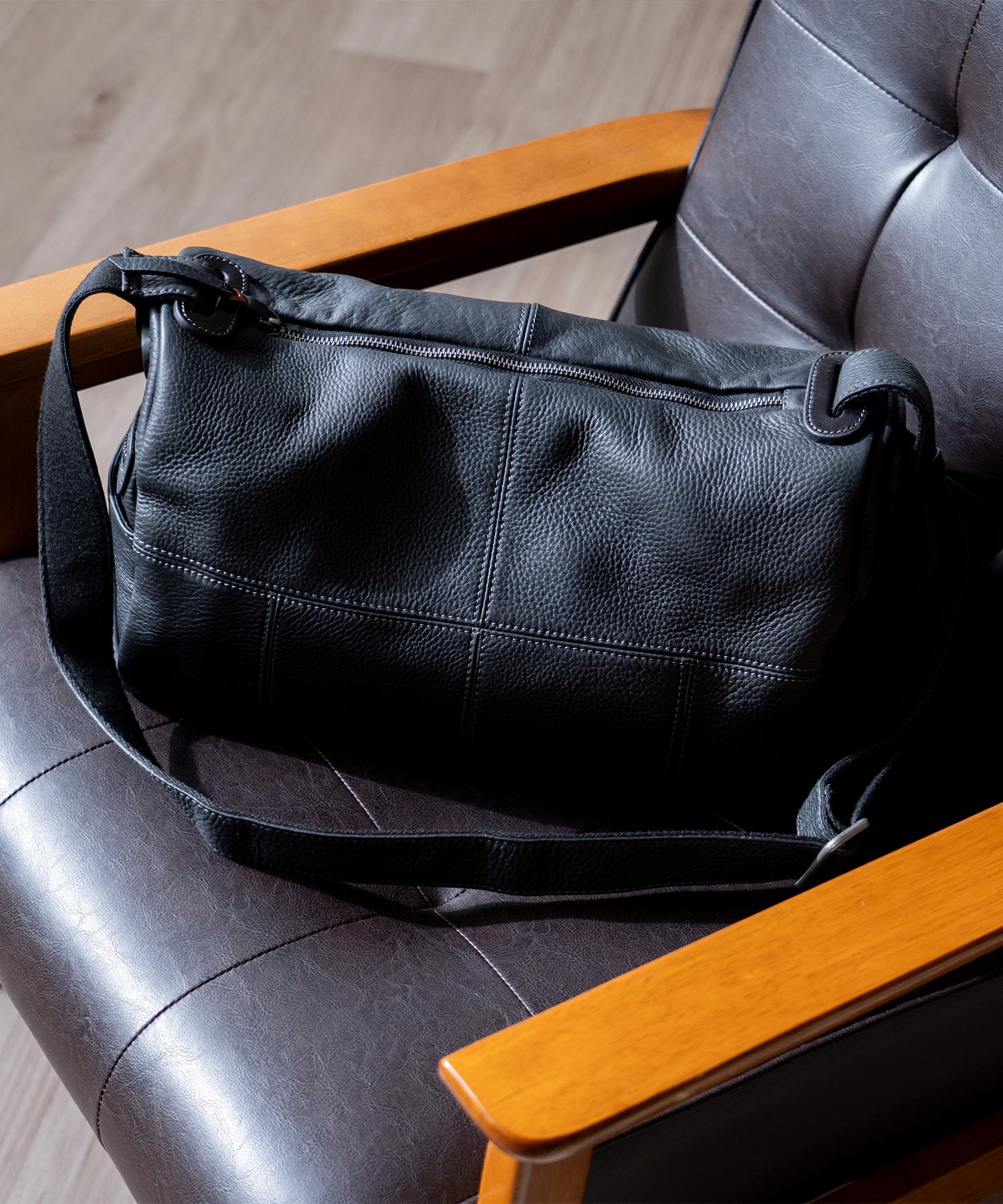 ヴィータフェリーチェ VitaFelice 本革ショルダーバッグ （BLACK） BLACK