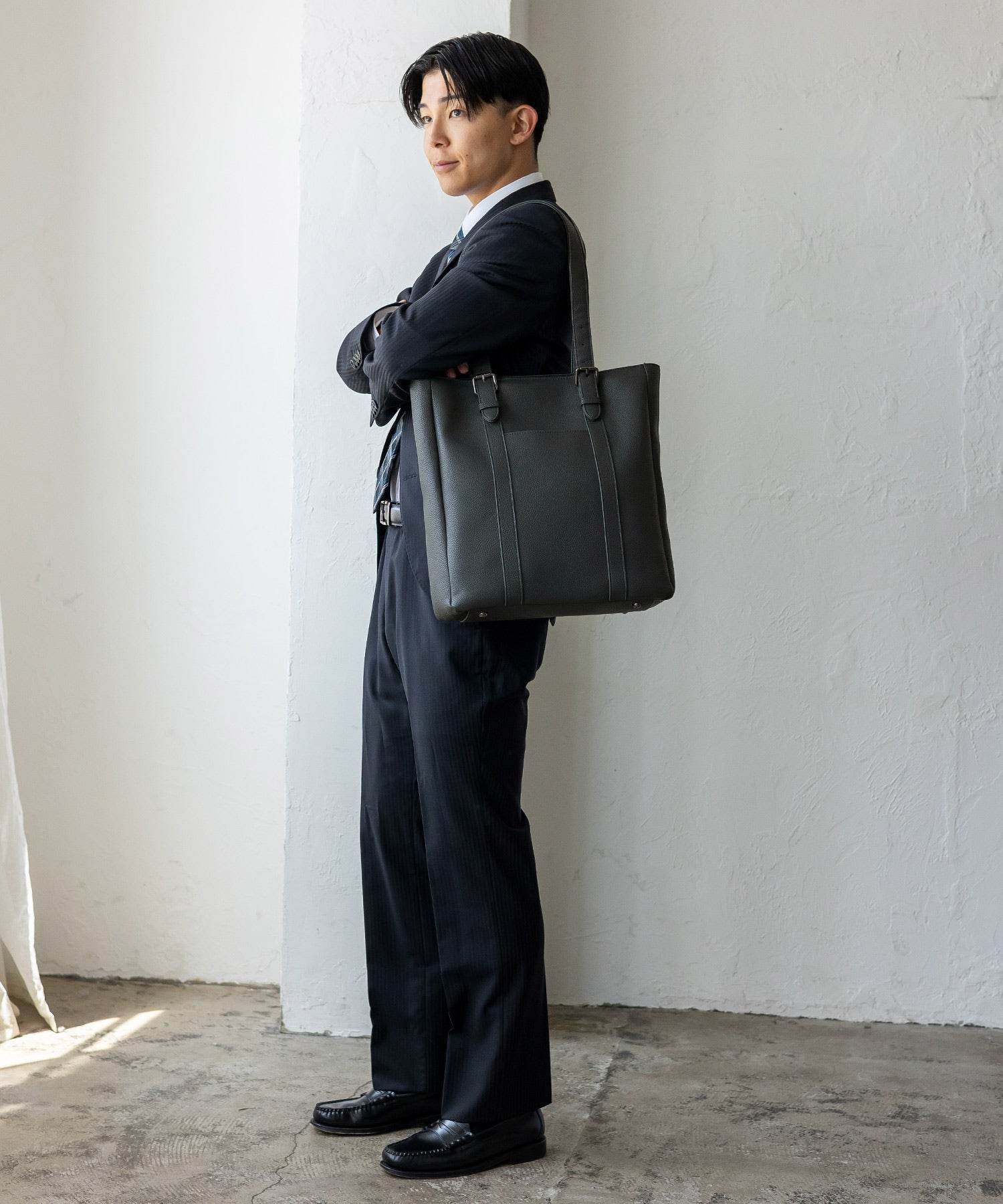 ヴィータフェリーチェ VitaFelice ベルトハンドルビジネストートバッグ （BLACK） BLACK