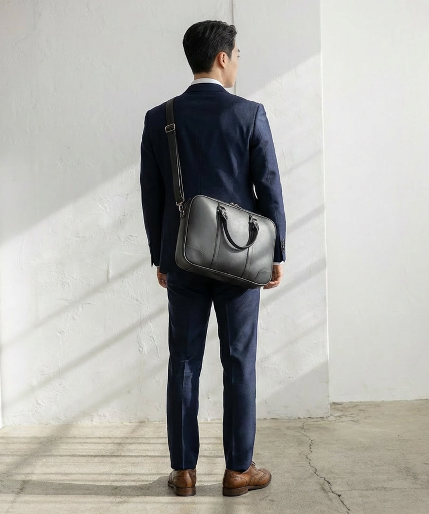 ヴィータフェリーチェ VitaFelice ラウンドファスナー2wayビジネスバッグ （NAVY） NAVY