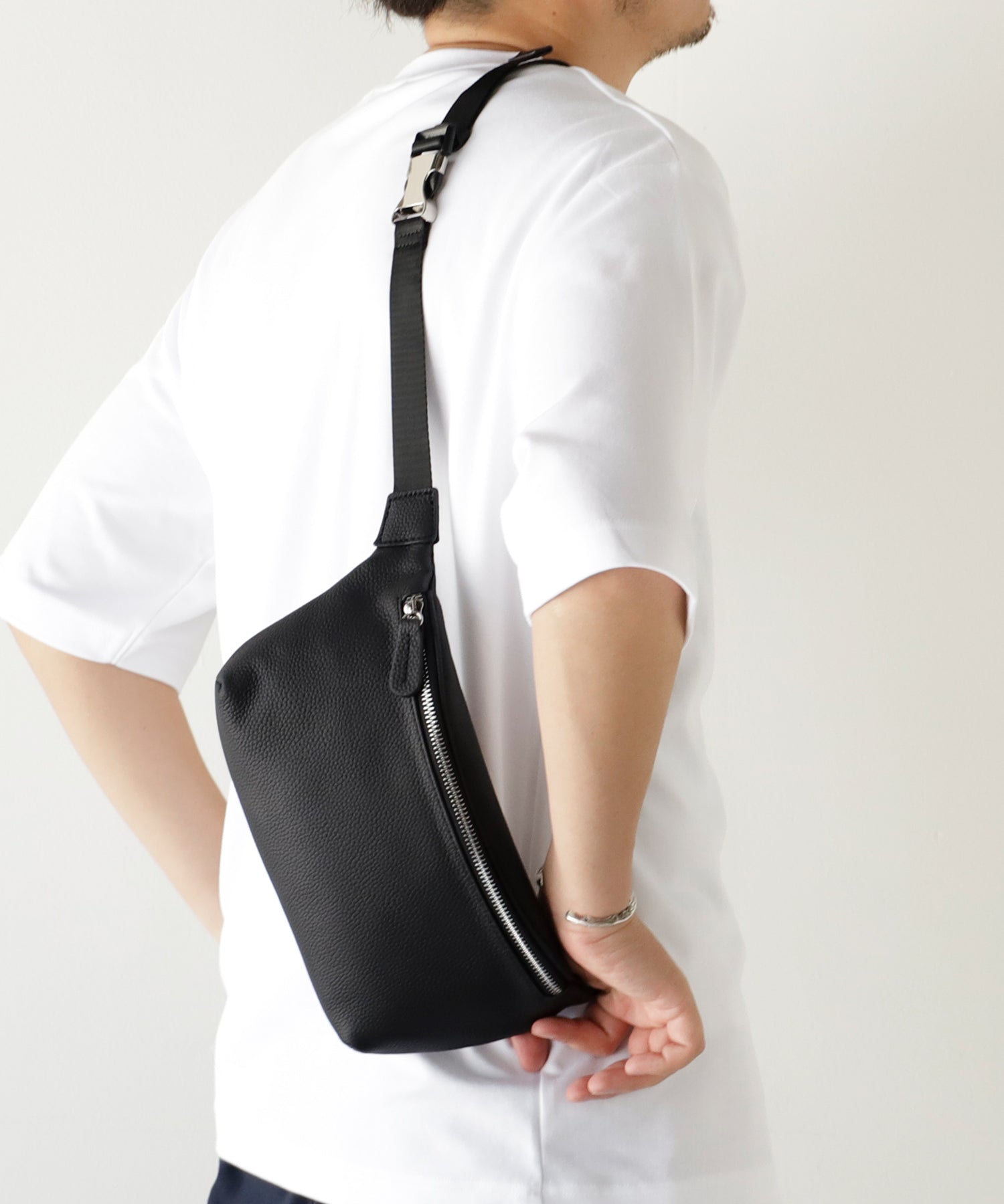 ヴィータフェリーチェ VitaFelice 本革ボディバッグ