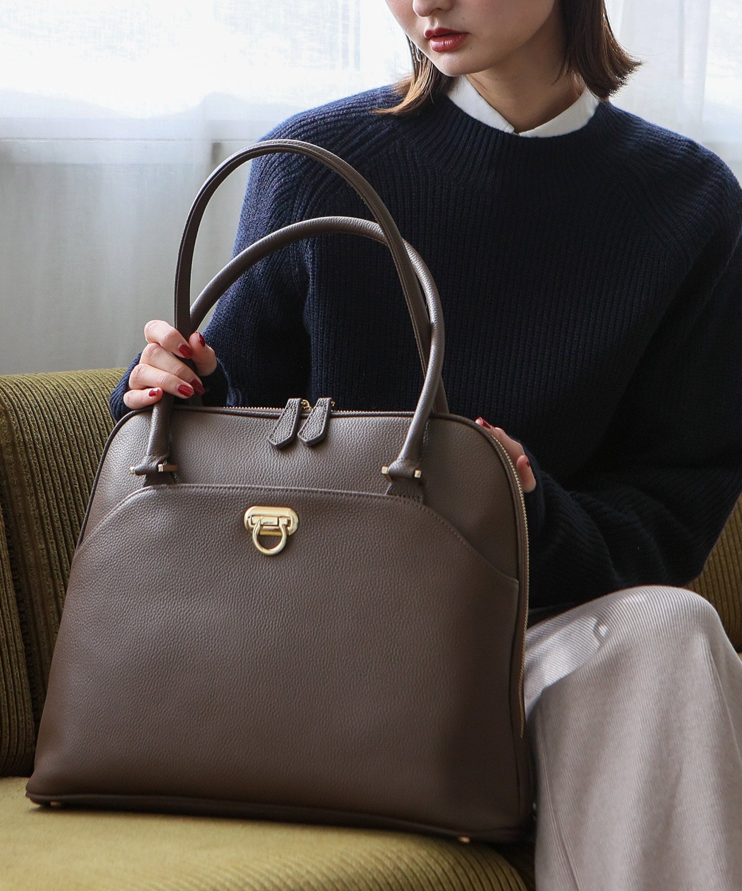 ヴィータフェリーチェ VitaFelice ラウンドファスナーロングハンドル本革トートバッグ （DARKGRAY） DARKGRAY