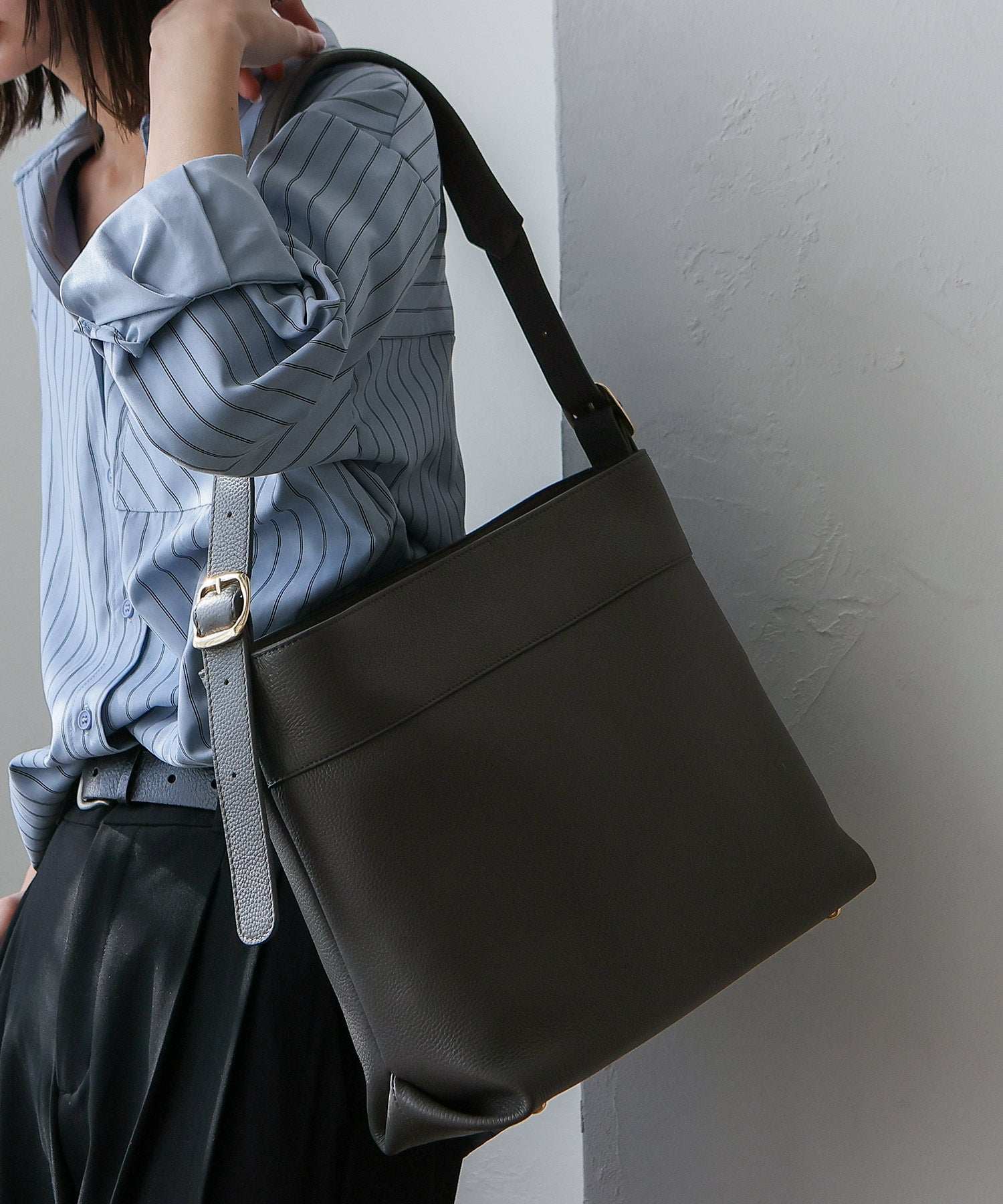VitaFelice VitaFelice One Handle Genuine Leather Shoulder Tote Bag