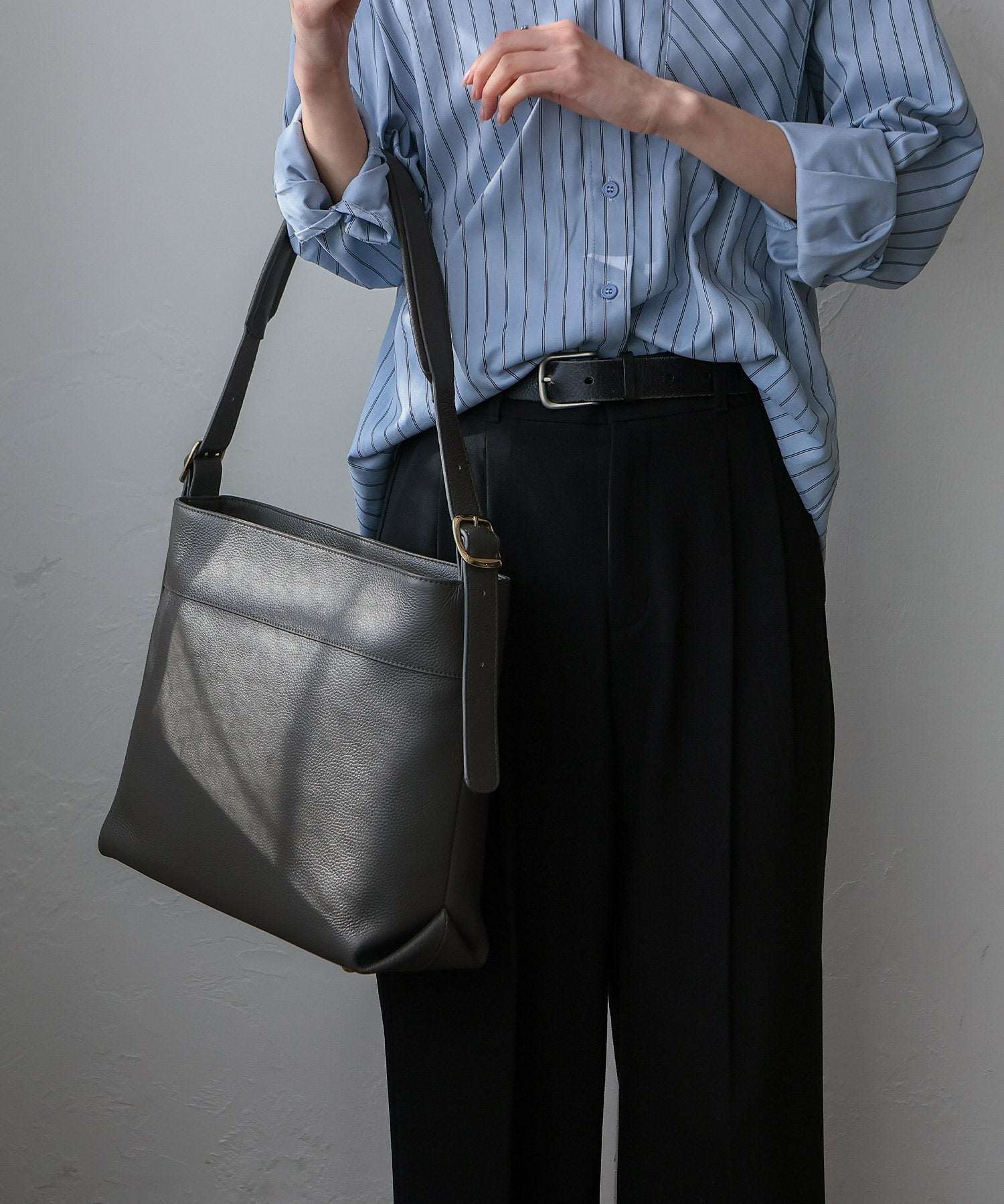 VitaFelice VitaFelice One Handle Genuine Leather Shoulder Tote Bag